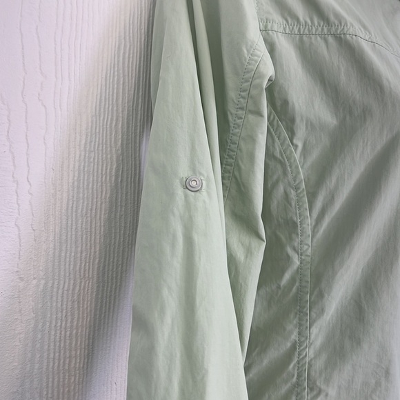 Patagonia - Sol Patrol Mint Long Sleeve Collared Button Down Hidden Pocket Top 2 - Picture 5 of 15